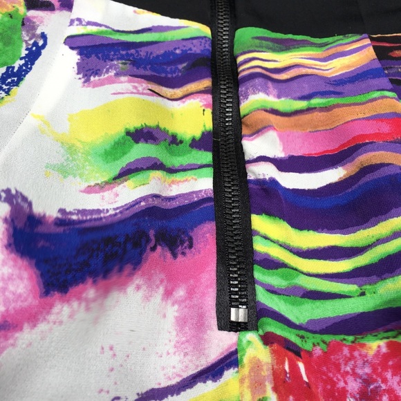 Alice & Olivia Flattering Dress - Picture 6 of 8